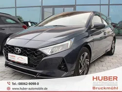 Grau Gebraucht 2022 Hyundai i20 Trend | 16.459 € (Guter Preis)
