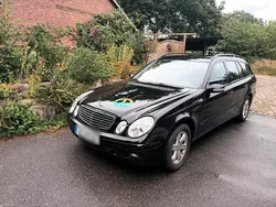 Schwarz Gebraucht 2004 Mercedes E220 Kombi | 4.700 €