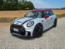 Silber Gebraucht 2022 Mini John Cooper Works Kleinwagen | 33.800 € (Etwas zu teuer)