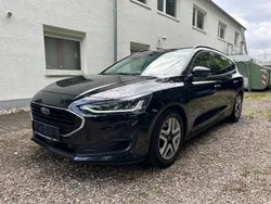 Schwarz Gebraucht 2022 Ford Focus Cool & Connect Kombi | 11.999 € (Guter Preis)