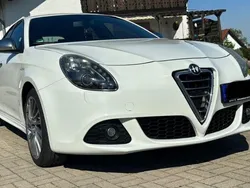 Weiß Gebraucht 2012 Alfa Romeo Giulietta Turismo Kleinwagen | 9.050 € (Fairer Preis)