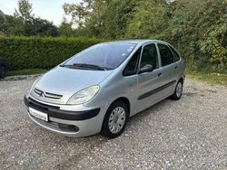 Grau Gebraucht 2009 Citroën Xsara Picasso Style Van / Kleinbus | 1.490 € (Fairer Preis)