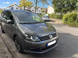 Grau Gebraucht 2017 VW Sharan Highline Van / Kleinbus | 15.150 € (Fairer Preis)