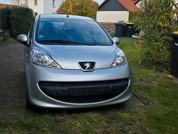 Silber Gebraucht 2007 Peugeot 107 Kleinwagen | 1.450 € (Guter Preis)