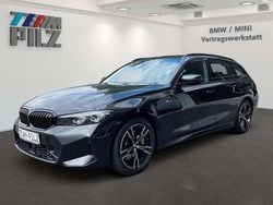 Saphirschwarzmetallic Gebraucht 2025 BMW 330 M Sport Kombi | 40.950 € (Superpreis)