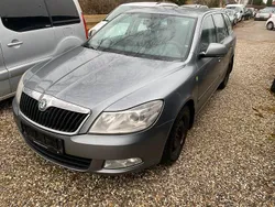 Grau Gebraucht 2012 Skoda Octavia GreenLine Kombi | 2.250 €