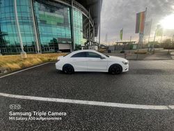 Weiß Gebraucht 2013 Mercedes CLA180 Limousine | 9.600 €