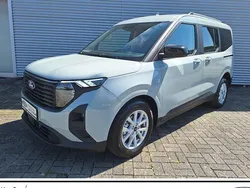 Grau Neu 2025 Ford Tourneo Courier Titanium Van / Kleinbus | 25.459 € (Fairer Preis)