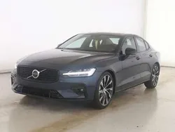 Denim blue / metallic (metallic) Gebraucht 2024 Volvo S60 Plus Limousine | 34.850 € (Fairer Preis)