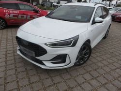 Weiß Gebraucht 2023 Ford Focus ST-Line X Limousine | 26.990 € (Teuer)