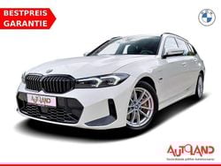 Alpinweissmet. (metallic) Gebraucht 2022 BMW 330e M Sport Kombi | 29.890 € (Guter Preis)