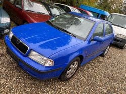 Blau Gebraucht 2000 Skoda Octavia Limousine | 650 € (Etwas zu teuer)