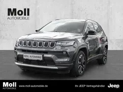 Grau Gebraucht 2023 Jeep Compass Limited SUV | 33.480 € (Etwas zu teuer)