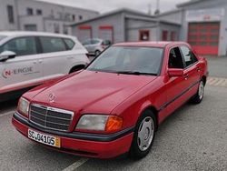 Rot Gebraucht 1994 Mercedes C180 Limousine | 3.150 €