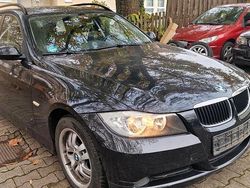 Schwarz Gebraucht 2007 BMW 320 Comfort Edition Kombi | 2.200 € (Superpreis)
