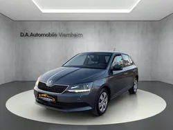 Grau Gebraucht 2016 Skoda Fabia Ambition Limousine | 7.450 € (Fairer Preis)
