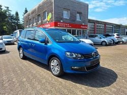 Blau Gebraucht 2017 VW Sharan Comfortline Van / Kleinbus | 15.990 € (Guter Preis)