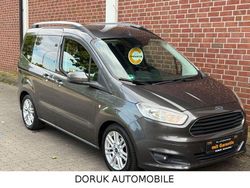 Grau Gebraucht 2017 Ford Tourneo Courier Van / Kleinbus | 7.990 € (Guter Preis)