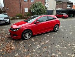 Rot Gebraucht 2008 Opel Astra GTC Coupé | 3.799 € (Etwas zu teuer)