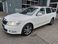 Weiß Gebraucht 2012 Skoda Octavia Kombi | 4.350 € (Teuer)
