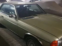 Grün Gebraucht 1984 Mercedes 230 Coupé | 17.900 €