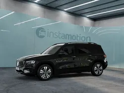 Schwarz Gebraucht 2024 Mercedes GLB180 SUV | 42.190 € (Teuer)
