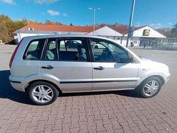 Silber Gebraucht 2002 Ford Fusion Kombi | 1.600 € (Etwas zu teuer)