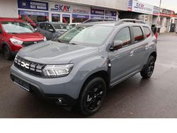 Grau Gebraucht 2023 Dacia Duster Extreme SUV | 20.999 € (Fairer Preis)