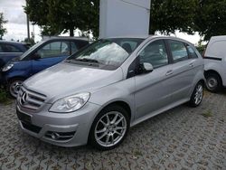 Silber Gebraucht 2005 Mercedes B200 Van / Kleinbus | 7.999 €