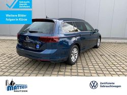 Aquamarinblau metallic (metallic) Gebraucht 2022 VW Passat IQ Drive Kombi | 21.339 € (Teuer)