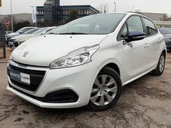 Weiß Gebraucht 2017 Peugeot 208 Access Kleinwagen | 6.999 € (Fairer Preis)