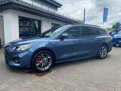 Chromablau metallic Gebraucht 2020 Ford Focus ST-Line Kombi | 16.980 € (Fairer Preis)