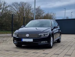 Schwarz Gebraucht 2015 VW Passat Comfortline Kombi | 11.600 € (Teuer)