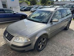 Urbangrey metallic Gebraucht 2002 VW Passat Comfortline Kombi | 5.555 €