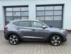 Grau Gebraucht 2017 Hyundai Tucson SUV | 13.500 € (Guter Preis)