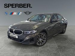 Grau Gebraucht 2022 BMW 330 Sport Line Limousine | 32.900 € (Fairer Preis)