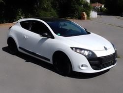 Weiß Gebraucht 2011 Renault Mégane Coupé Coupé | 3.999 €