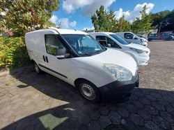 Weiß Gebraucht 2016 Opel Combo Van / Kleinbus | 3.999 € (Guter Preis)