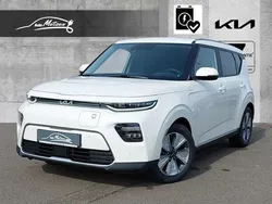 Snow white pearl (metallic) Gebraucht 2022 Kia Soul EV Spirit SUV | 29.977 € (Teuer)