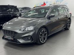 Grau Gebraucht 2021 Ford Focus ST-Line Limousine | 21.590 € (Fairer Preis)