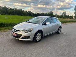 Silber Gebraucht 2013 Opel Astra Edition Limousine | 5.200 € (Fairer Preis)