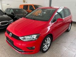 Rot Gebraucht 2016 VW Golf Sportsvan Highline Van / Kleinbus | 12.700 € (Guter Preis)