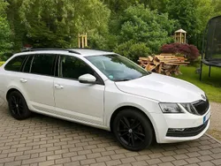 Weiß Gebraucht 2018 Skoda Octavia Kombi | 12.800 € (Guter Preis)
