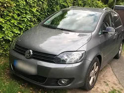 Grau Gebraucht 2011 VW Golf Plus Cross Van / Kleinbus | 7.654 € (Fairer Preis)