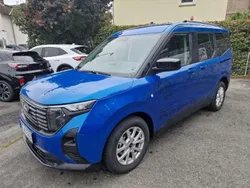 Blau Gebraucht 2024 Ford Tourneo Courier Titanium Van / Kleinbus | 30.290 € (Etwas zu teuer)