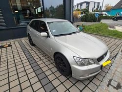 Silber Gebraucht 2003 Lexus IS300 Kombi | 8.400 €