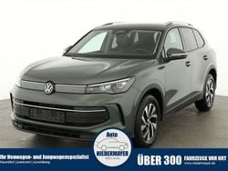 Cipressinogrün metallic Neu 2025 VW Tiguan Life SUV | 37.995 € (Superpreis)