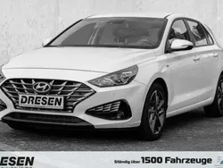 Weiß Gebraucht 2023 Hyundai i30 Trend Kombi | 18.990 € (Fairer Preis)