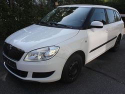 Weiß Gebraucht 2010 Skoda Fabia Kleinwagen | 2.999 € (Fairer Preis)