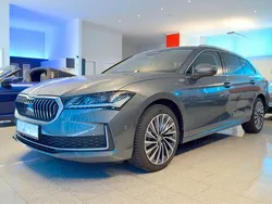 Grau Gebraucht 2024 Skoda Superb LAURIN & KLEMENT Kombi | 44.880 €